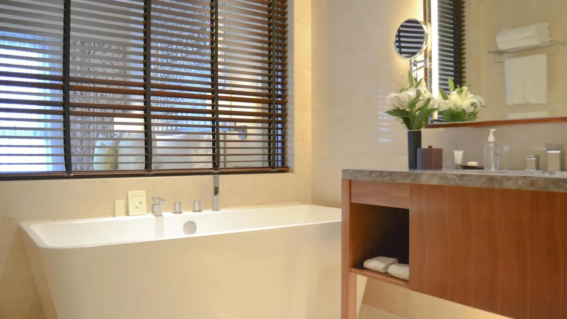 Hotel Dusit Thani Residence Davao City